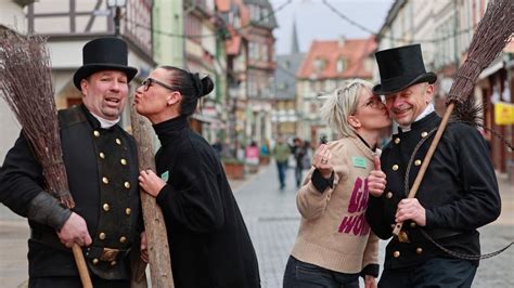 Silvester Traditionen Im Harz Dinner For One Hat Geburtstag