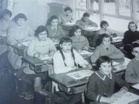 Photo de classe Cours fin d étude1e année de 1961 ECOLE DES ROSOIRS