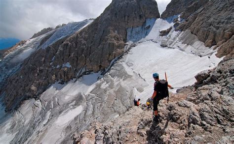 Leichte Hochtouren Ein Tourenführer mit Wanderwegen im Hochgebirge und