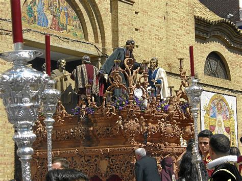 La Cena Luce Imponente En El Estreno De Su Paso De Misterio