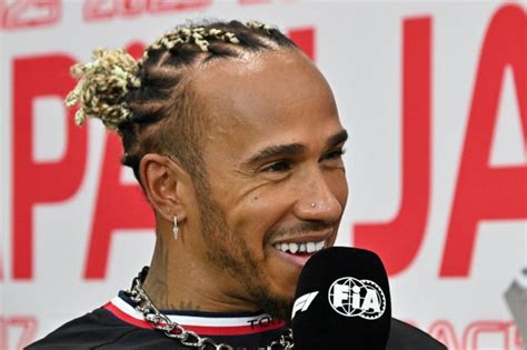 Sir Lewis Hamilton Flashes Gold Tooth Ahead Of Japan Grand Prix Metro