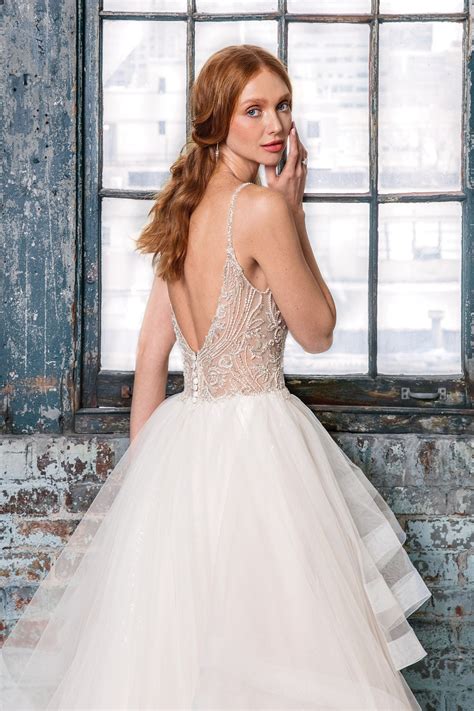 Abito Da Sposa Art 99017 Abiti Da Sposa Esclusivi Creati O Scelti