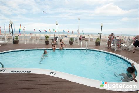 Comfort Inn Boardwalk Review: What To REALLY Expect If You Stay