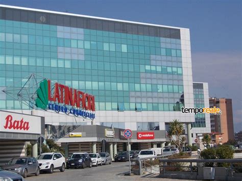 Latina Fiori Furto In Un Negozio Di Ottica Con Inseguimento Due Denunce Temporeale Quotidiano