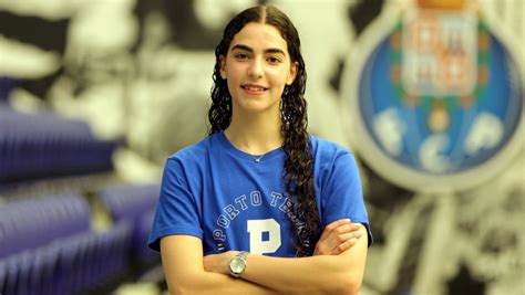 FC Porto Voleibol Beatriz Moreira Prossegue De Azul E Branco