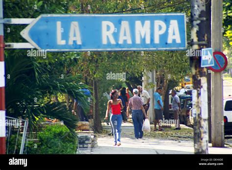 La Rampa es la ocupada Franja de Calle 23 en el Vedado La Habana Está