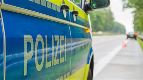 Zwei Tote Bei Unfall Und Weiterer Kollision In R Ckstau