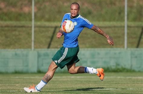 Ex Palmeiras volante França é anunciado por novo time