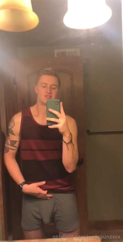 HOT CODY SHAKING AND CUMMING ThisVid