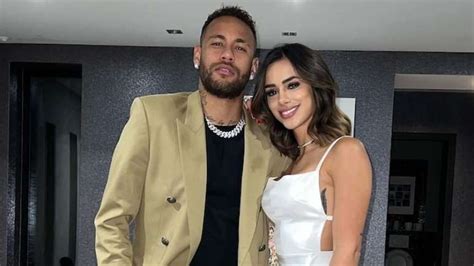 Bruna Biancardi é homenageada por Neymar em aniversário de 30 anos veja