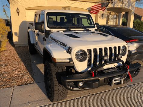 Arizona - White Jeep Gladiator Rubicon Launch Edition (Some Upgrades ...