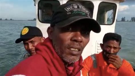 Rohingya 94 Pengungsi Yang Terombang Ambing Di Laut Dibawa Ke Daratan