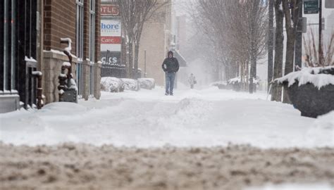 Chicago Snowstorm Blizzard Conditions Expected Throughout Christmas