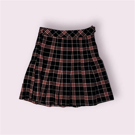 Black And Red Plaid Skirt, Women's Fashion, Bottoms, Skirts on Carousell