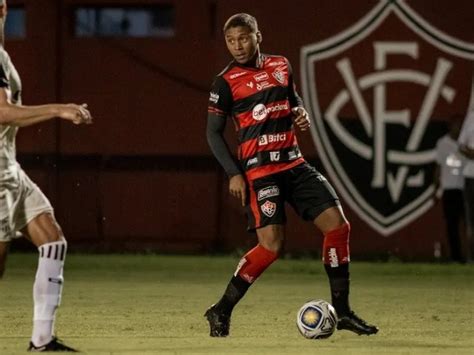 Vitória Empresta Três Jogadores Revelados Na Divisão De Base Do Clube