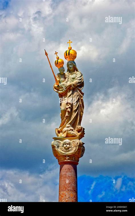 statues, mary statue, györ, stature, mary statues Stock Photo - Alamy