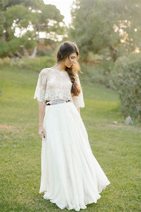 Saia e blusa para casamento 20 inspirações de noivas cropped