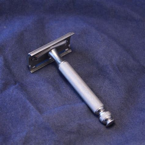 Rare Heavy Gillette Ball End Tech Safety Razor Darwin Shaving