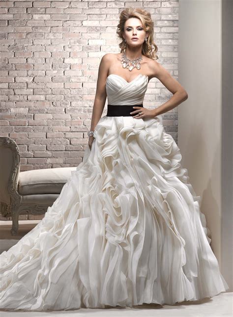 Informal Ballgown Sweetheart Black Ribbon Fashion Satin Wedding Dress Wd 3042 Ball Gowns