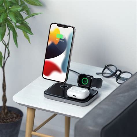 Беспроводное зарядное устройство подставка Satechi Magnetic 3 In 1 Wireless Charging Stand