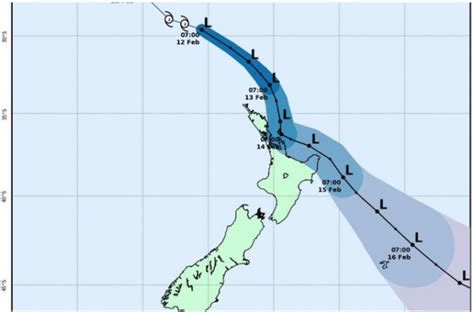 Red weather warnings as Cyclone Gabrielle makes NZ landfall | Evening ...