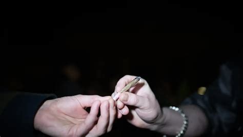 Cannabis Konsum in Ostfriesland Emden zögert bei Kiffer Modellregion