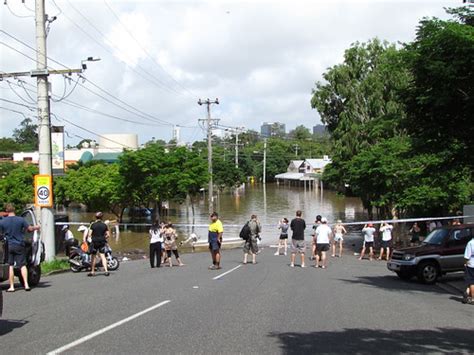 Brisbane Flood 2011 Baroona Rd Rosalie Looking Down To R Flickr