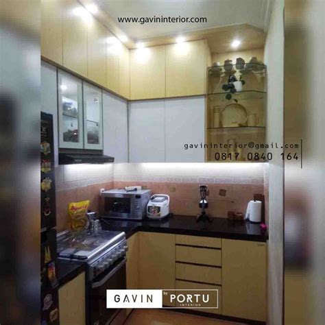 Bikin Kitchen Set Warna Putih Motif Kayu Bintaro Sektor Pondok Aren