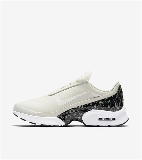 Wmns Air Max Jewell Lx Air Max Sneakers Sneakers Nike