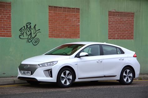 Living With The Hyundai Ioniq Electric Greencarguide Co Uk