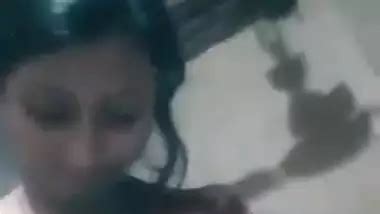 Desi Newly Married Bhabhi Showing Nude Indian Amateur Sex