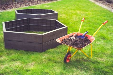 7 Best DIY Raised Bed Soil Mix A Step By Step Guide