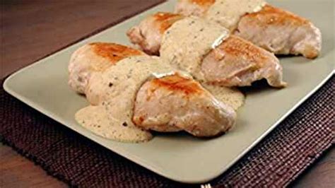 Poulet avec une sauce crémeuse à la moutarde de Chef Sylvain et ses