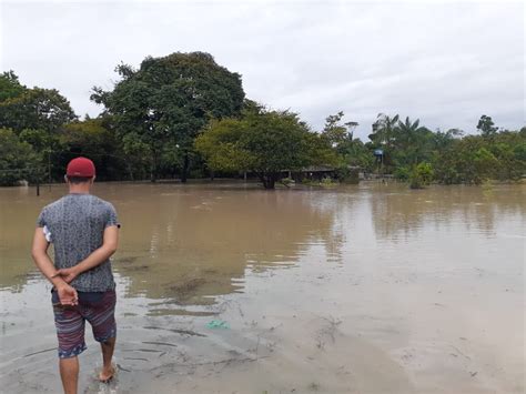 Família na vicinal Badarote tem casa alagada após forte chuva em