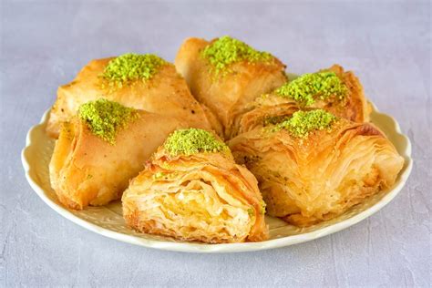 Marvelous Jordanian Desserts and Sweets that will have You Salivating ...