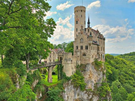 World's Best Castles on Cliffs - 15 Cliff Castles So Dreamy They Look ...