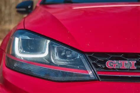 What is the difference between polo GTI and golf GTI? - Difference Digest