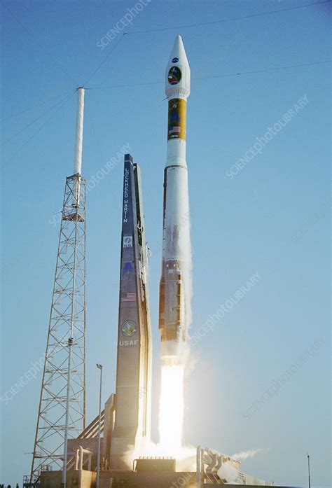 Launch of Mars Reconnaissance Orbiter - Stock Image - R200/0031 ...