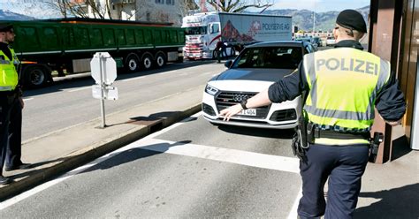 Lenker Unter Drogen Polizei Beschlagnahmt Eine Gro E Menge Bargeld