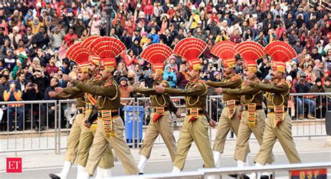 Watch Beating Retreat Ceremony At Wagah Border The Economic Times