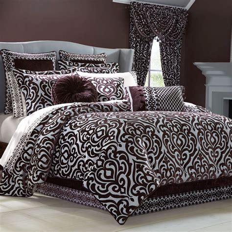 Sicily Plum Medallion Comforter Bedding By J Queen New York Plum