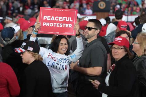 Trump's Iowa Rally Attendance: Des Moines Crowd Size Photos