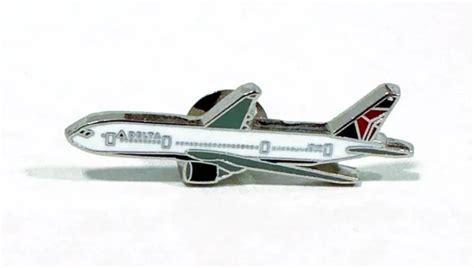 Delta Airlines Boeing 767 300 Jet Airplane Logo Tack Lapel Pin Pilot