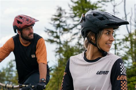 leatt mtb kollektion  highlights fuer trail enduro und gravity