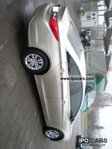 2010 Hyundai Sonata - Car Photo and Specs