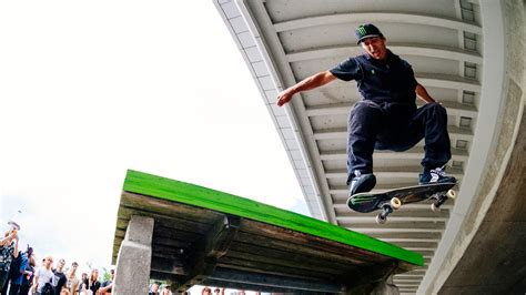 Kelvin Hoefler Monster Energy Skateboarding