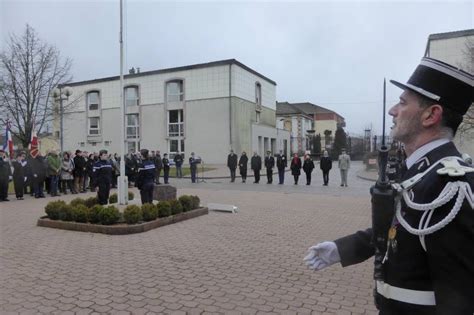 Une cérémonie dhommage pour les militaires de la gendarmerie victimes