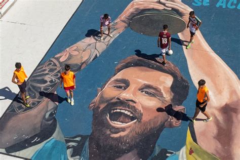 Bild zu Lionel Messi ist Weltfußballer 2023 Wer ist der beste