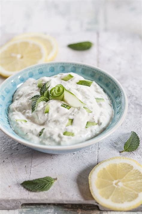 Tzatziki (Greek Cucumber Yogurt Dip) Recipe