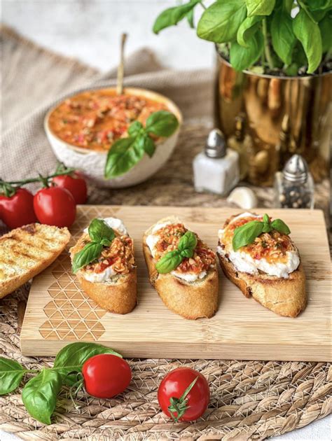 Bruschetta Met Rode Pesto CookingQueens